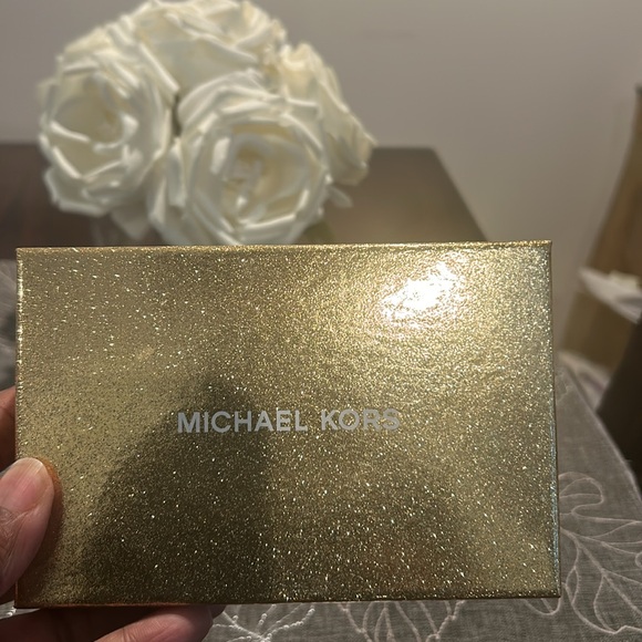 NIB MK Jet Set - Picture 5 of 5